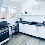 Mit Balkon In *