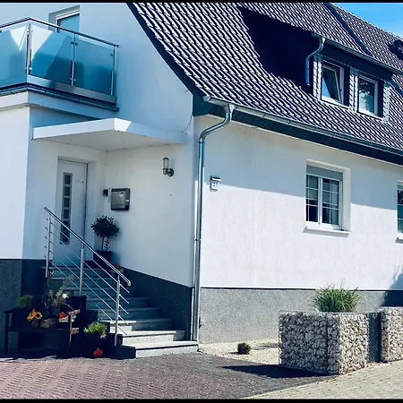 Mit Balkon In Apartment *