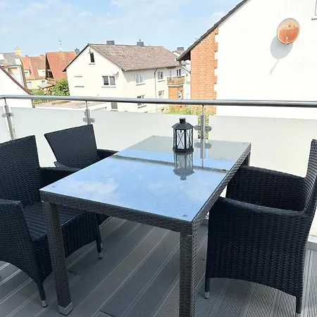 Mit Balkon In *