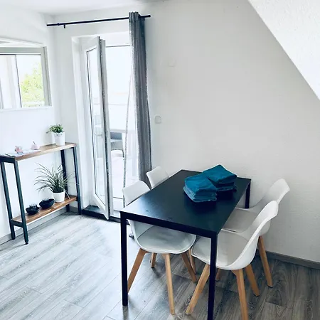 - Gästezimmer In *
