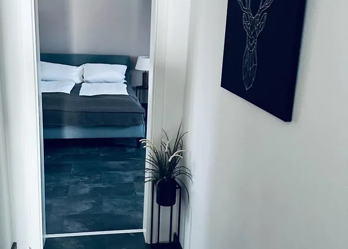 아파트 Mit Balkon In *