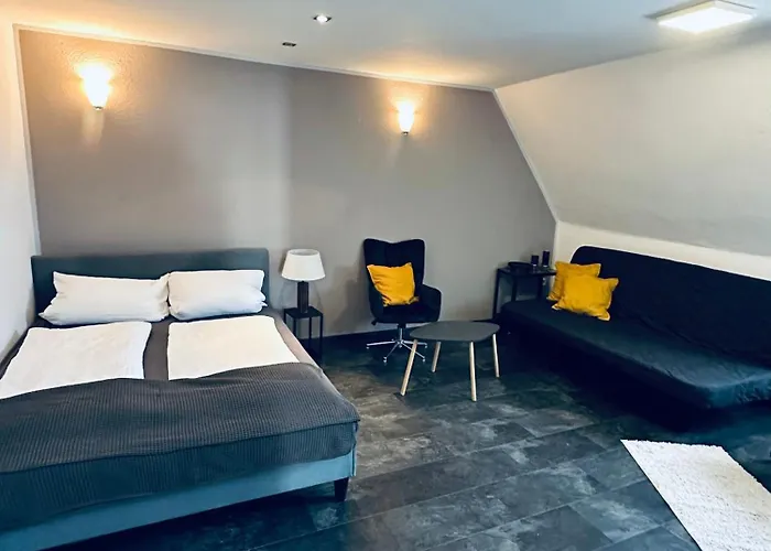 아파트 Mit Balkon In *