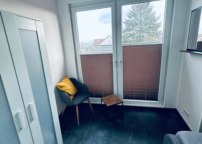 Mit Balkon In 아파트 *