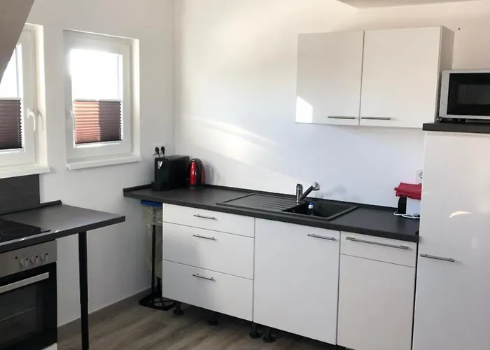 아파트 Mit Balkon In *